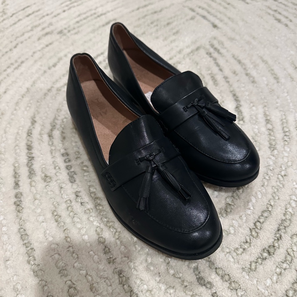 Elegant Black Tassel Loafers - naturalizer - new / never worn